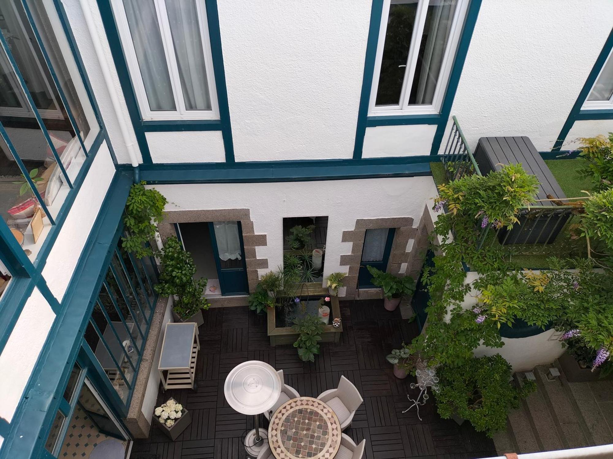 Homestay Le Jardin Secret & *